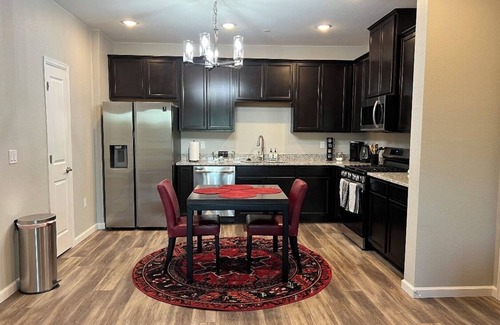 Aurora Apartment | Brand new 2 bedroom condo - Bienvenido Red Phoenix