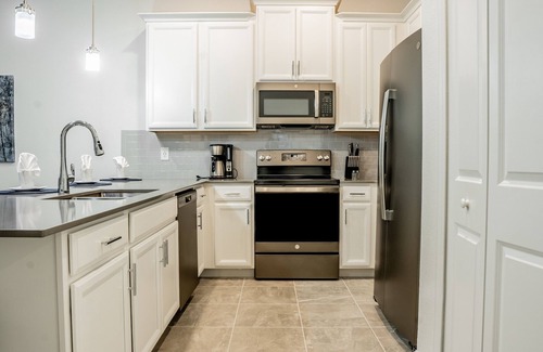 Four Corners Condo | Brand New 2bd/2 bth condo 300