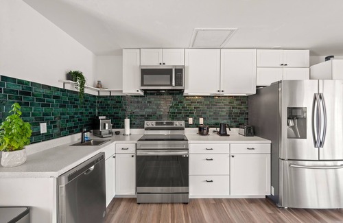Bonita Springs Apartment | Brand New 2Bed in Bonita's Heart w/Superb Patio and Garden