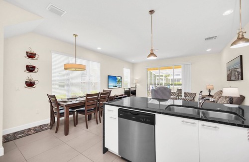 Clear Creek House | Brand New 3 bed Modern Town Home On a Luxury Development Close to Disney