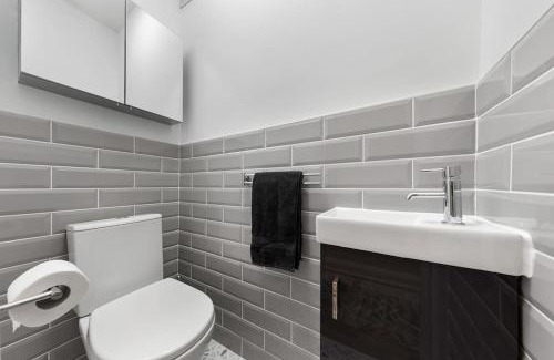 Swiss Cottage Apartment | Brand New 3 Bedroom flat in Central London