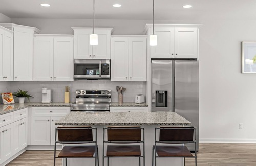 Paw Creek House | Brand New 3-bedroom house - Sleeps 10+ Comfortably, Convenient to Uptown