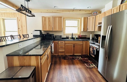 Eagle River Cottage | Brand New 3-bedroom cottage with WiFi and AC in enchanting Downtown Eagle River