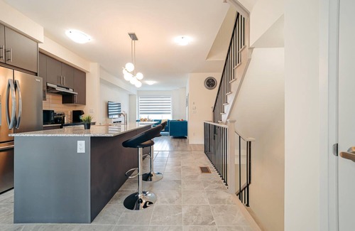 Brampton House | Brand new, 3 storey townhouse