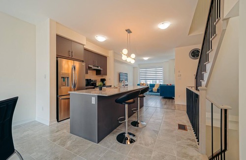 Brampton House | Brand new, 3 storey townhouse