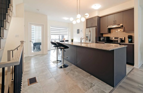 Brampton House | Brand new, 3 storey townhouse