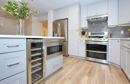 Cottonwood Heights Condo | BRAND NEW 3 Bdr Ski Condo w/hot tub minutes to Alta,Snowbird,Solitude,Brighton