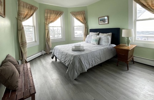 West End Providence House | Brand New 3B1B comfy home in convenient location