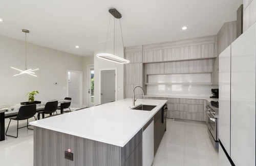 Home Park House | Brand-New 3Story Home with Rooftop in Midtown