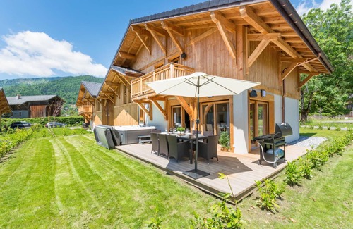 Samoens Ski Chalet | Brand new 4 bed/5 bath detached chalet w/hot tub, terrace and garden.