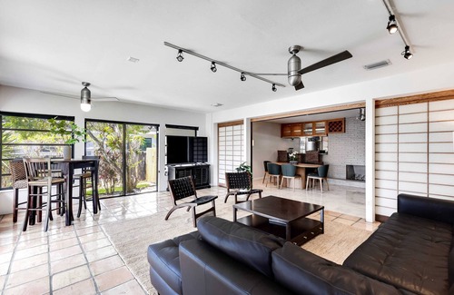 Lauderdale Harbours House | BRAND NEW 4 Bedroom Modern Waterfront Haven