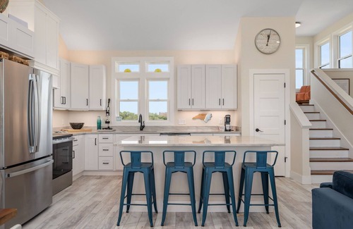 Carova Beach House | Brand New 4 Bedroom Home w/Pool, Hot Tub, Close to Beach, Wild Horses​, Views