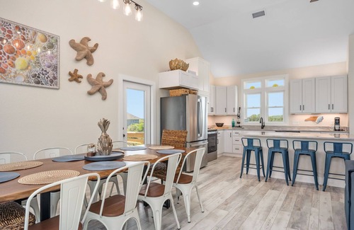 Carova Beach House | Brand New 4 Bedroom Home w/Pool, Hot Tub, Close to Beach, Wild Horses​, Views