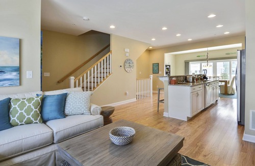 Midtown Ocean City House | Brand New! 4-Br Bayside Townhome, Water and Pool View, Beach 1 block, Free WiFi