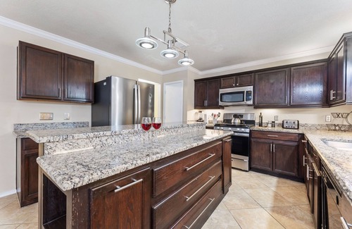 Houston House | Brand New 4Bd 2Baths Home With Hot Tub