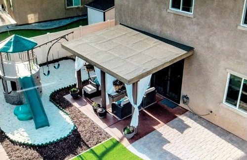 Hesperia House | Brand New 4bedroom pool/spa house with game room and/play ground