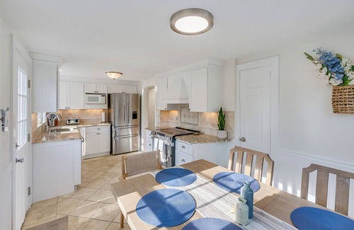 Hyannis House | Brand New 5BR - Pool, Hot Tub, A/C – Walk to Beach, Main St. & Ferry - Sleeps 12