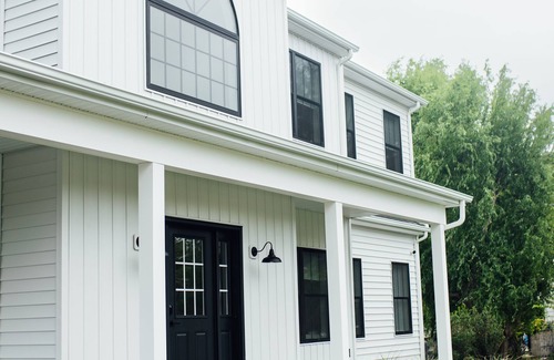 East Marion House | Brand New! 6BR, 4.5 Bath, Pool, Hot Tub, Walk to Beach