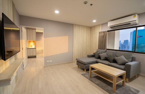 Sanam Pao Apartment | Brand new 70 SQM room -Only one step from BTS Ari