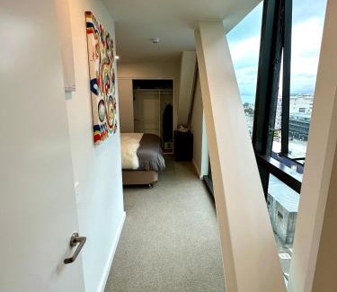 Te Aro Apartment | Brand New Apartment CBD High Rise With Ocean View on the Doorstep of Courtenay Place