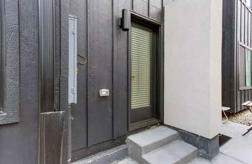 Sloan Lake House | Brand new apartment on the park, next to stadium, with quick access to downtown