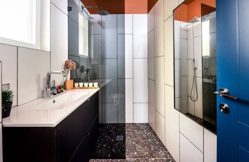 Florentin Apartment | Brand New Bauhaus Living with Balcony and a Roof Top 11