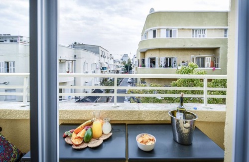 Florentin Apartment | Brand New Bauhaus Living with Balcony and a Roof Top 22