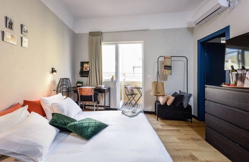Florentin Apartment | Brand New Bauhaus Living with Balcony and a Roof Top 25