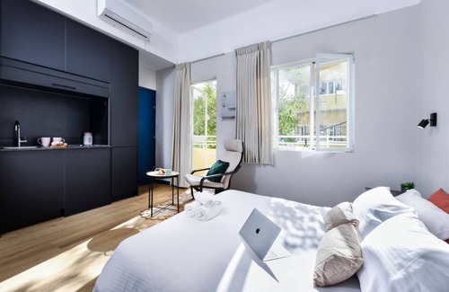 Florentin Apartment | Brand New Bauhaus Living with Balcony and a Roof Top 21