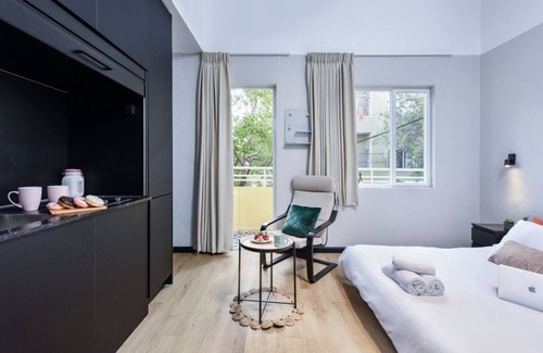 Florentin Apartment | Brand New Bauhaus Living with Balcony and a Roof Top 21