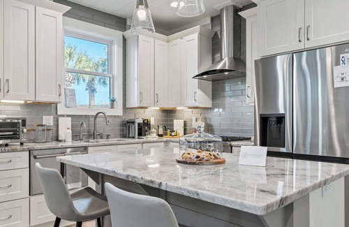 Sunnyside House | Brand New Beach Cottage in Carillon Beach! Walkable to Stores and Steps from the Beach!