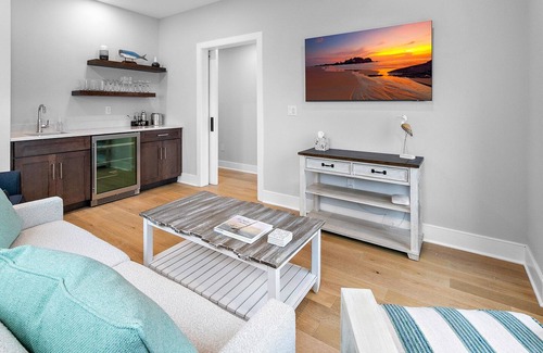 North Beach Haven House | Brand-new build, 6 doors to the beach, salt water pool