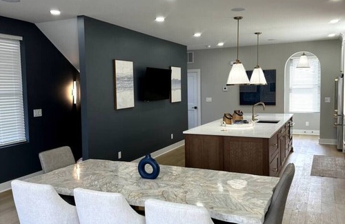 Downtown Columbus House | Brand NEW Build, D-Town Views, must See!.!.!.!.!