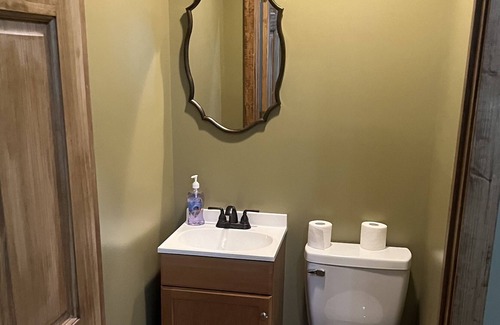 Hinton Cabin | Brand New Cabin on Greenbrier/New Room