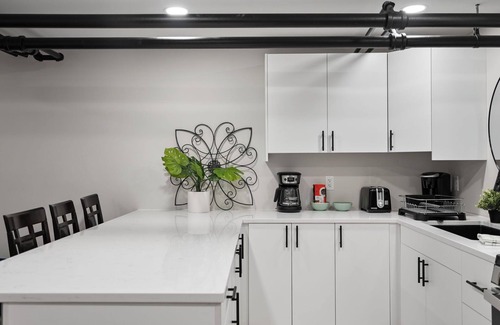 Union Park Apartment | Brand NEW Centrally Located with FREE parking and PET friendly!