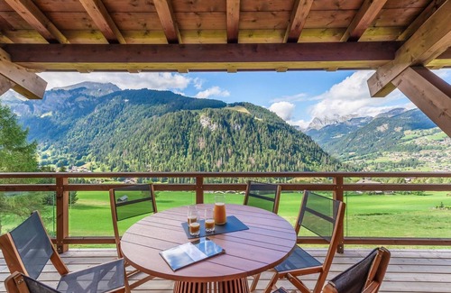Chatel Ski Chalet | Brand new chalet with 6 bedrooms and 6 bathrooms, hot tub and sauna