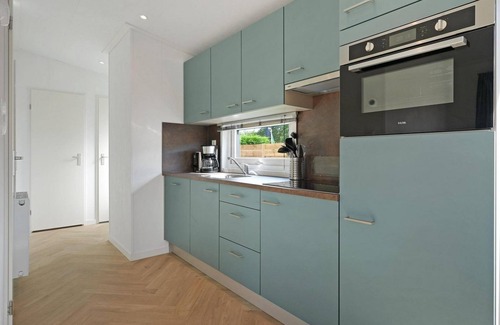 Ouddorp House | Brand new chalet with veranda, lots of comfort and spacious garden.