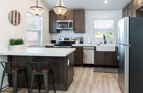 Carmichael Cottage | Brand New Charming 2-bedroom cottage in Fair Oaks