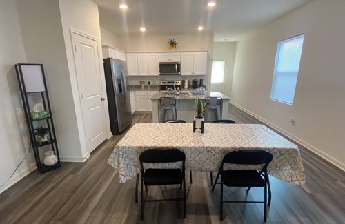 Medina Valley House | Brand new, charming home