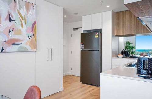 Southbank Apartment | Brand New City Apartment City View Pool Gym