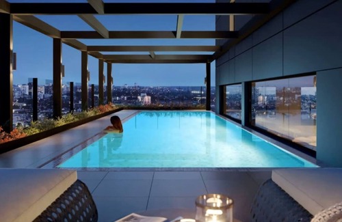 Southbank Apartment | Brand New City Apartment City View Pool Gym