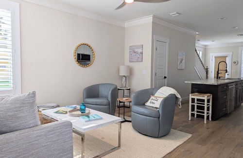 Bradenton House | Brand New Coastal Bungalow in Downtown Bradenton
