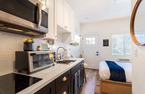 Hillcrest Apartment | Brand-New Coastal Escape in Heart of Hillcrest