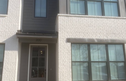 Oxford Condo | Brand new condo available, 5 minutes to stadium and 1.5 miles off the square.