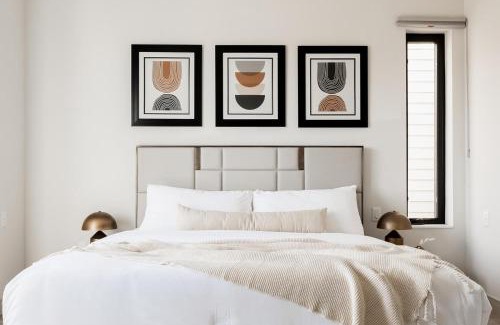 Jefferson Park House | Brand New Condo - Walk to Empower Stadium - Tesoro