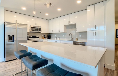 North Trail Condo | BRAND NEW CONDO WITH BAY VIEWS IN DOWNTOWN SARASOTA.