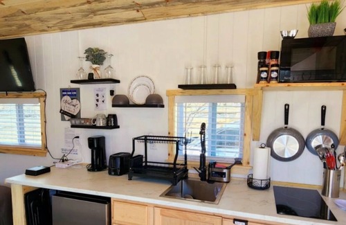 Trinidad Cabin | Brand new Cozy 1 bedroom Cabin w/MT View in a quiet and safe neighborhood.