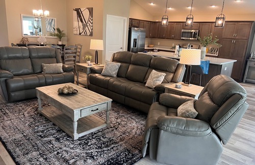 Wildwood House | Brand New Designer Home Close to Brownwood! Golf Cart Included!