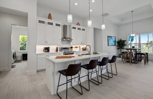 Fort Myers House | BRAND NEW! Direct Sailboat Access, Breathtaking Heated Saltwater Pool - Villa Blue Lagoon - Roelens