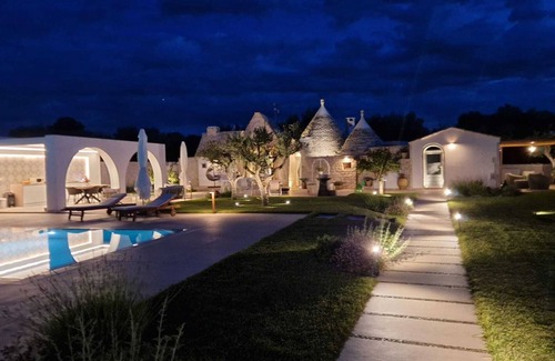 Castellana Grotte Villa | Brand new facility with swimming pool, surrounded by greenery complete with all the comforts